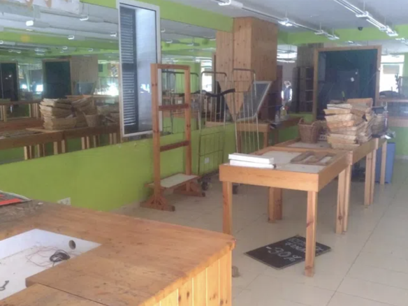 Local en venta en avenida de la Constitució