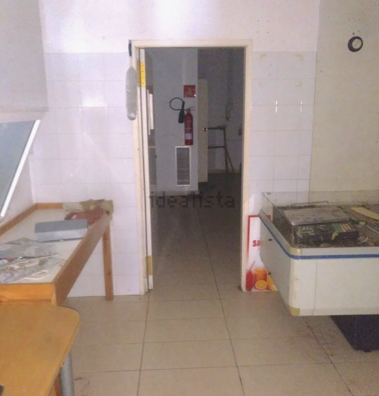 Local en venta en avenida de la Constitució