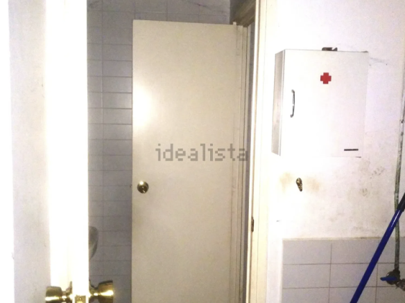 Local en venta en avenida de la Constitució