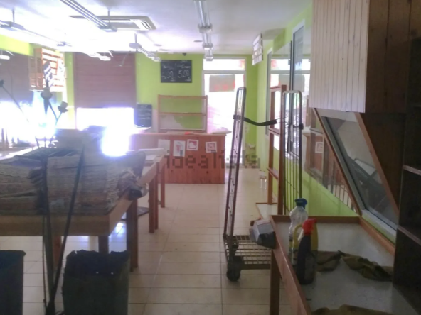 Local en venta en avenida de la Constitució