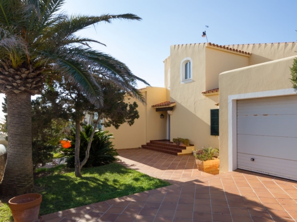 Chalet con piscina en venta en Menorca