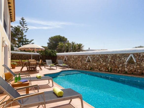 Chalet con piscina en venta en Menorca