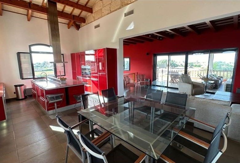 Chalet en venta en Cala Blanca