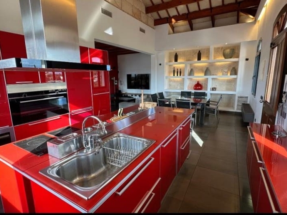 Chalet en venta en Cala Blanca