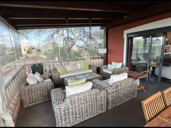 Chalet en venta en Cala Blanca