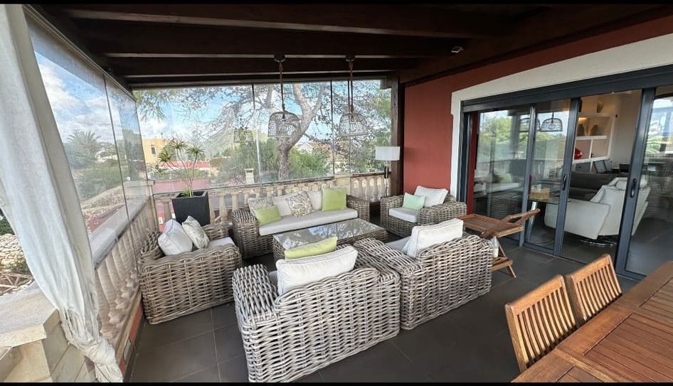 Chalet en venta en Cala Blanca