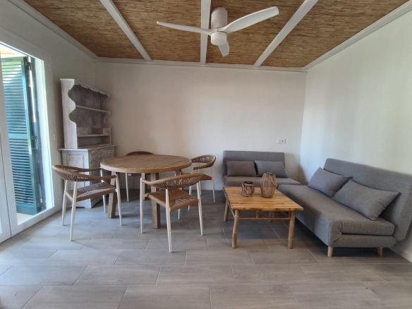 Apartamento reformado con estilo en planta baja