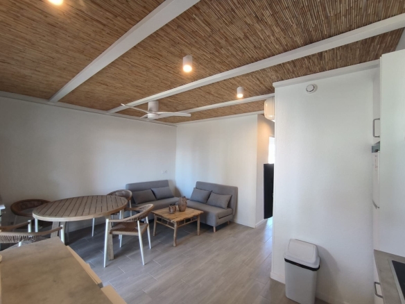 Apartamento reformado con estilo en planta baja