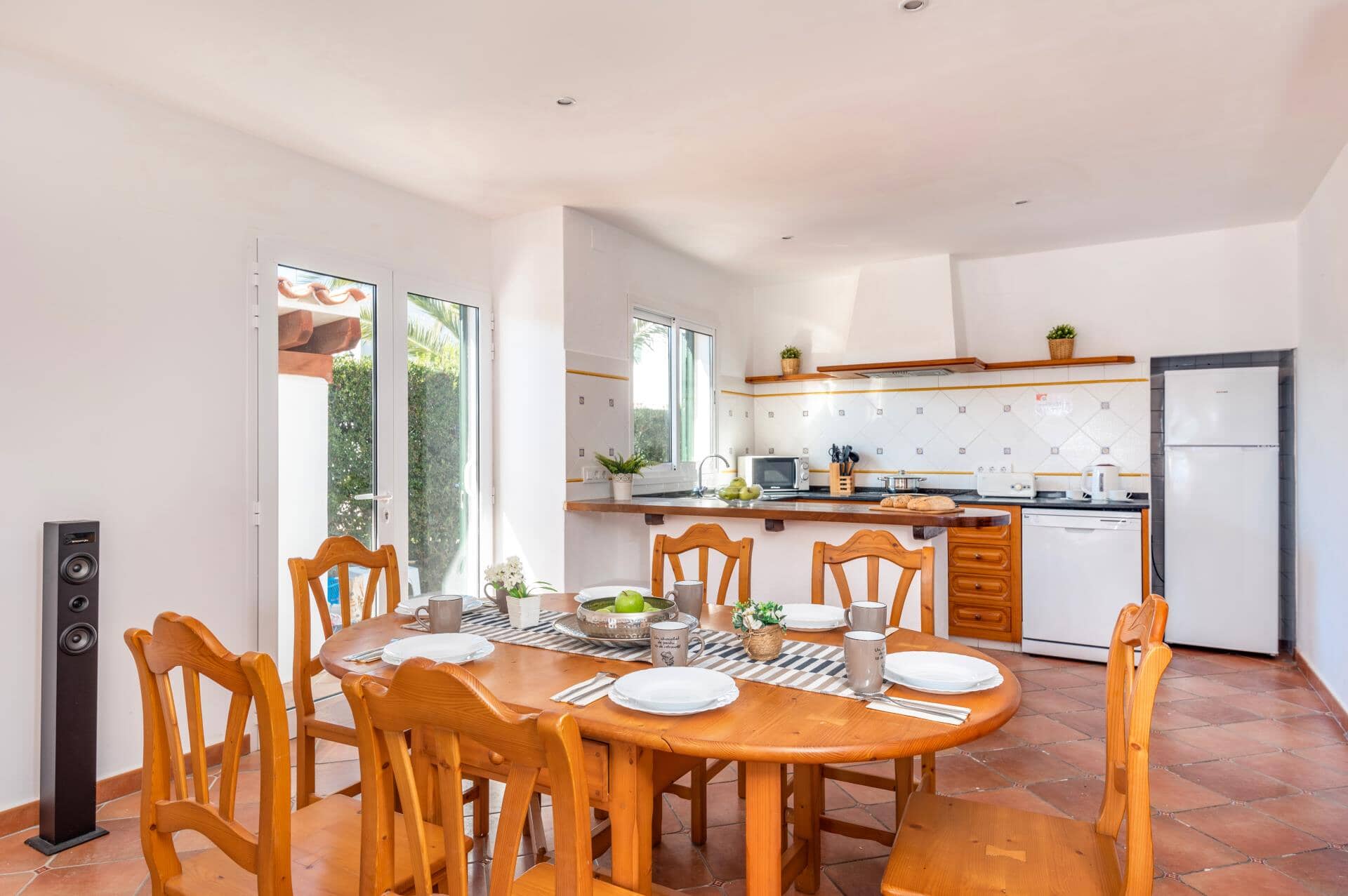 Chalet con piscina y licencia turística en venta en Cala Blanca