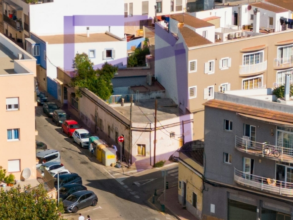 Terreno urbano edificable en esquina – Centro de Ciutadella