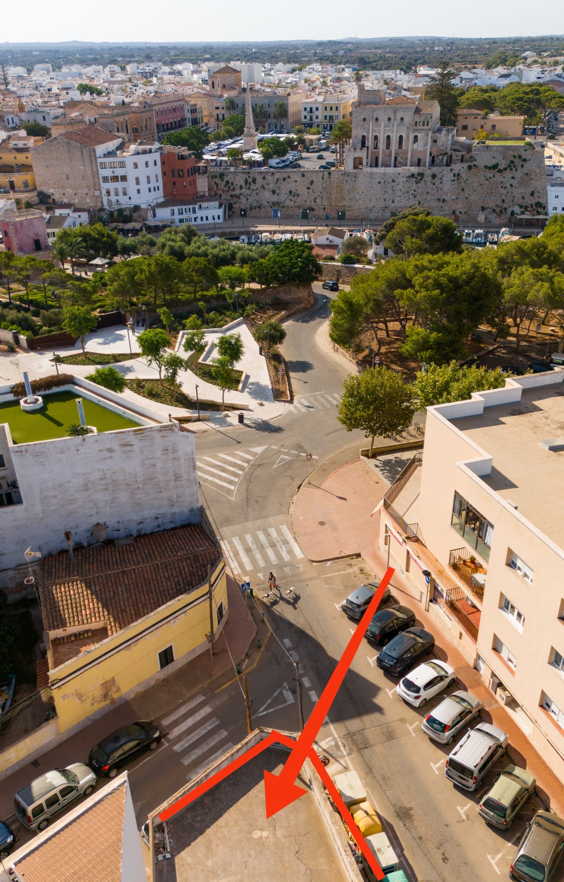Terreno urbano edificable en esquina – Centro de Ciutadella