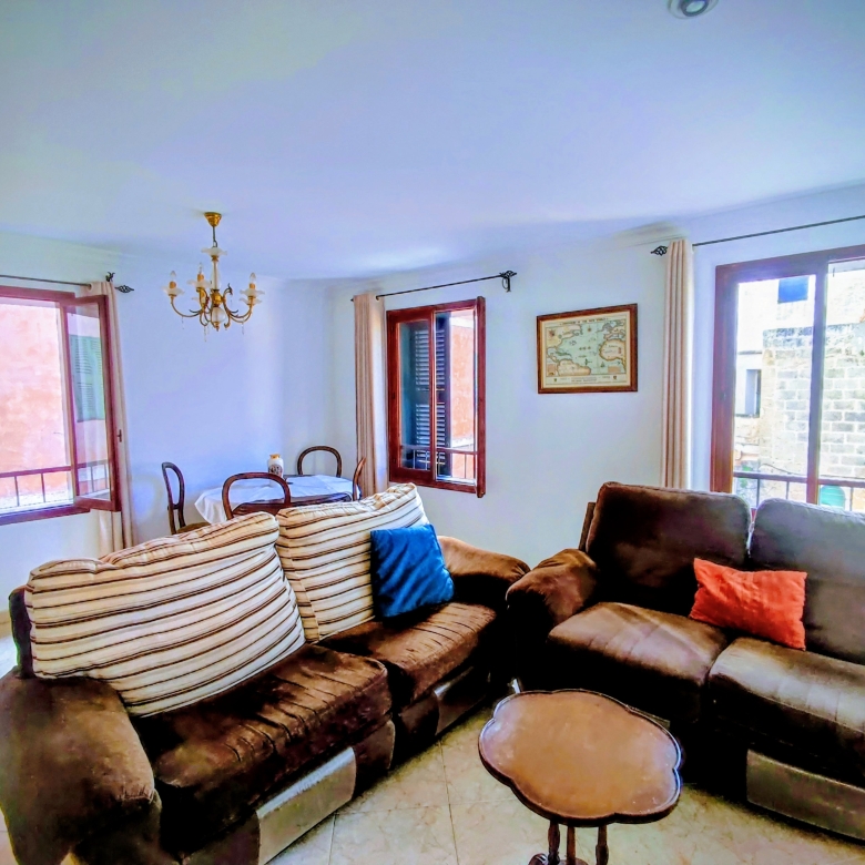 Piso en venta en el casco antiguo de Ciutadella, junto al Mercado