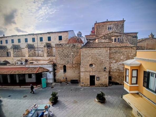 Piso en venta en el casco antiguo de Ciutadella, junto al Mercado
