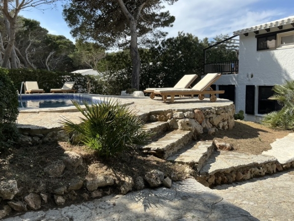 Chalet en venta en el bosque en Cala Morell, Menorca