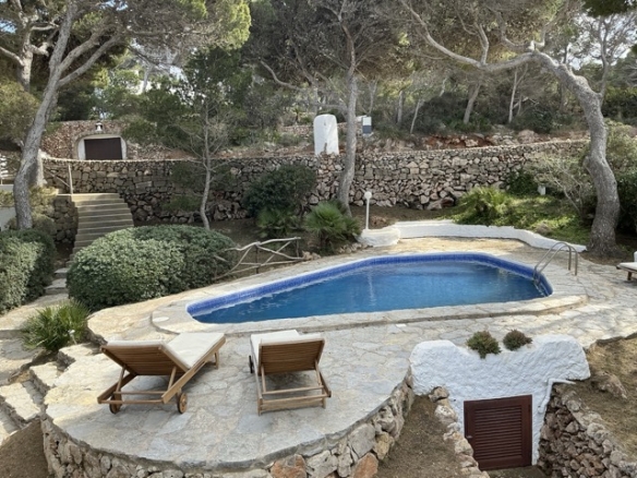 Chalet en venta en el bosque en Cala Morell, Menorca