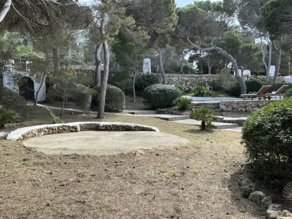 Chalet en venta en el bosque en Cala Morell, Menorca