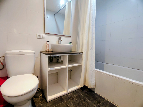 Piso en planta baja con piscina, parking y trastero en venta en Ciutadella