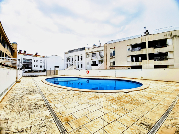 Piso en planta baja con piscina, parking y trastero en venta en Ciutadella