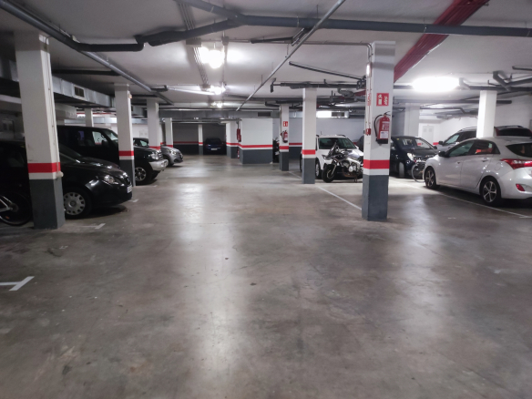 Piso en planta baja con piscina, parking y trastero en venta en Ciutadella