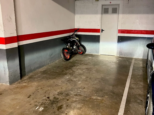 Plaza de garaje con trastero en venta en el centro de Ciutadella